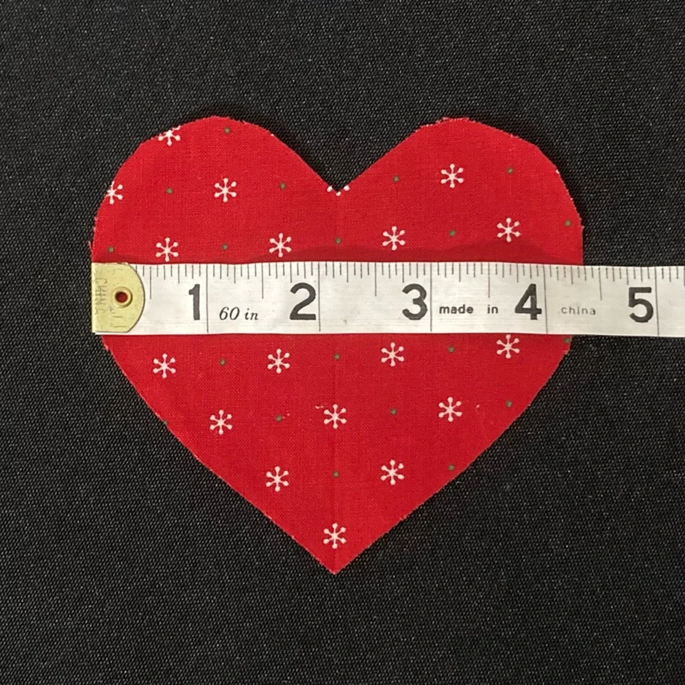 Vintage 1990s Set of 4 Heart Shaped Christmas Fabric Scraps 4.5” x 4” - Picture 5 of 6